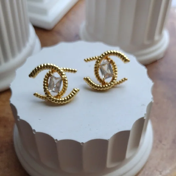 Gold Crystal Stud Earrings - Picture 1 of 2
